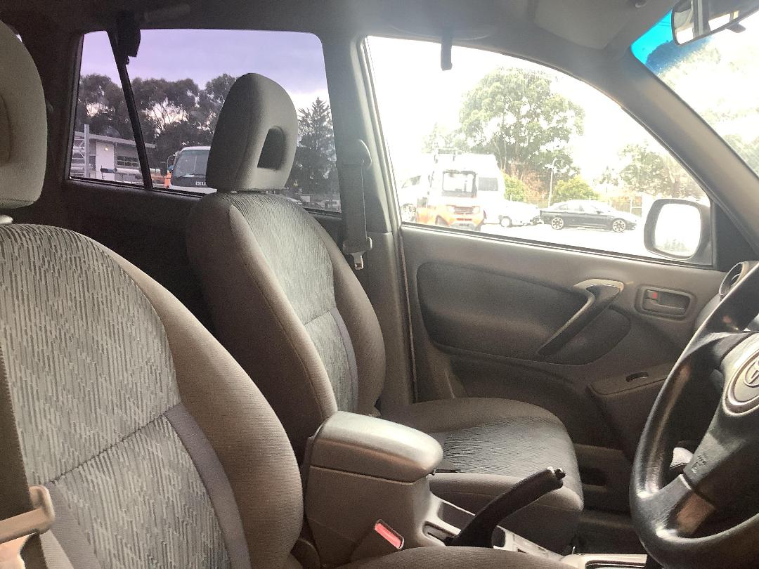 Photo '13' of Toyota Rav4 Photo '13' of Toyota Rav4