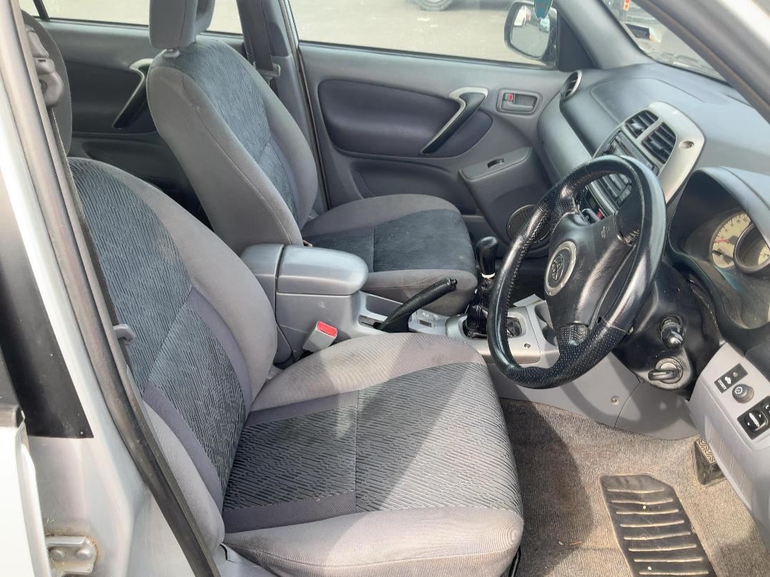 Photo '12' of Toyota Rav4