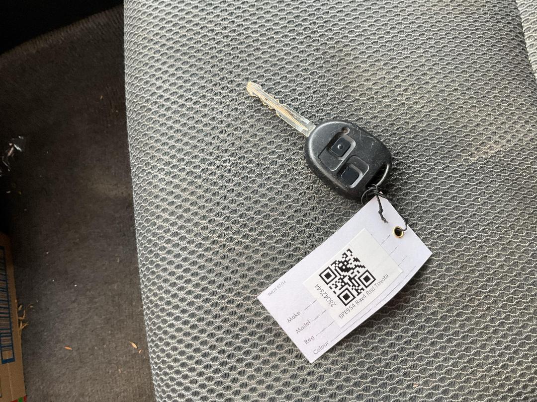 Photo '12' of Toyota Rav4