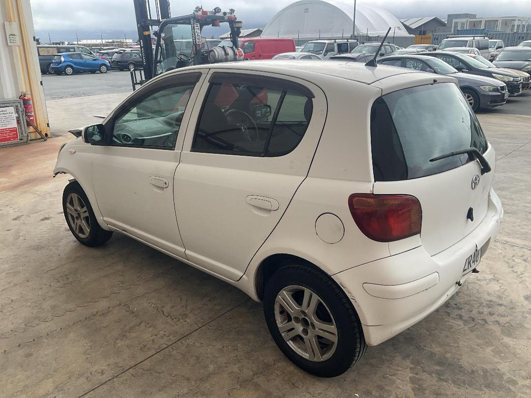 Photo '3' of Toyota Vitz