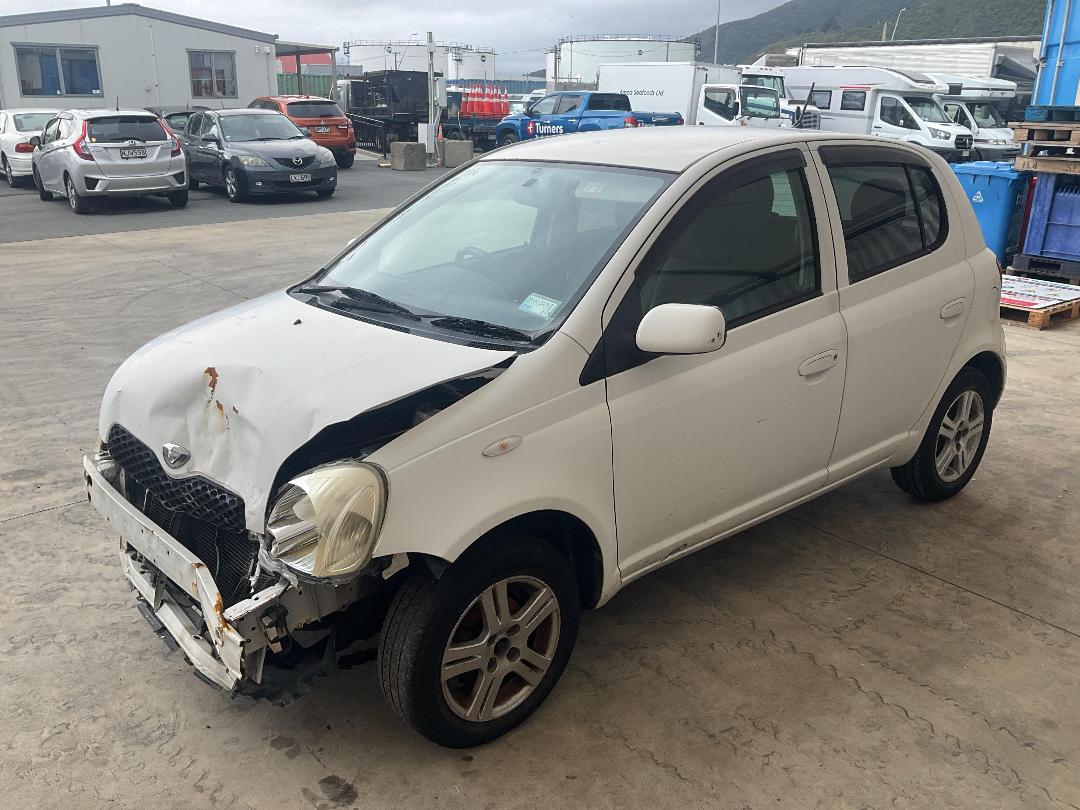 Photo '2' of Toyota Vitz