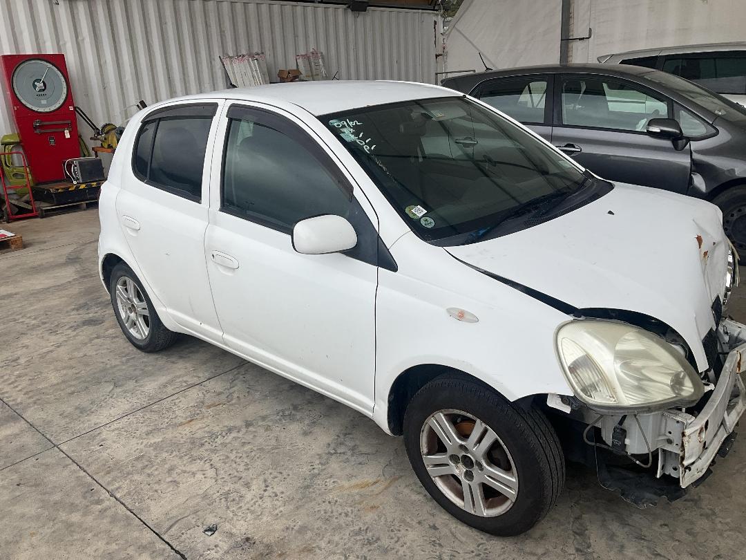 Photo '6' of Toyota Vitz