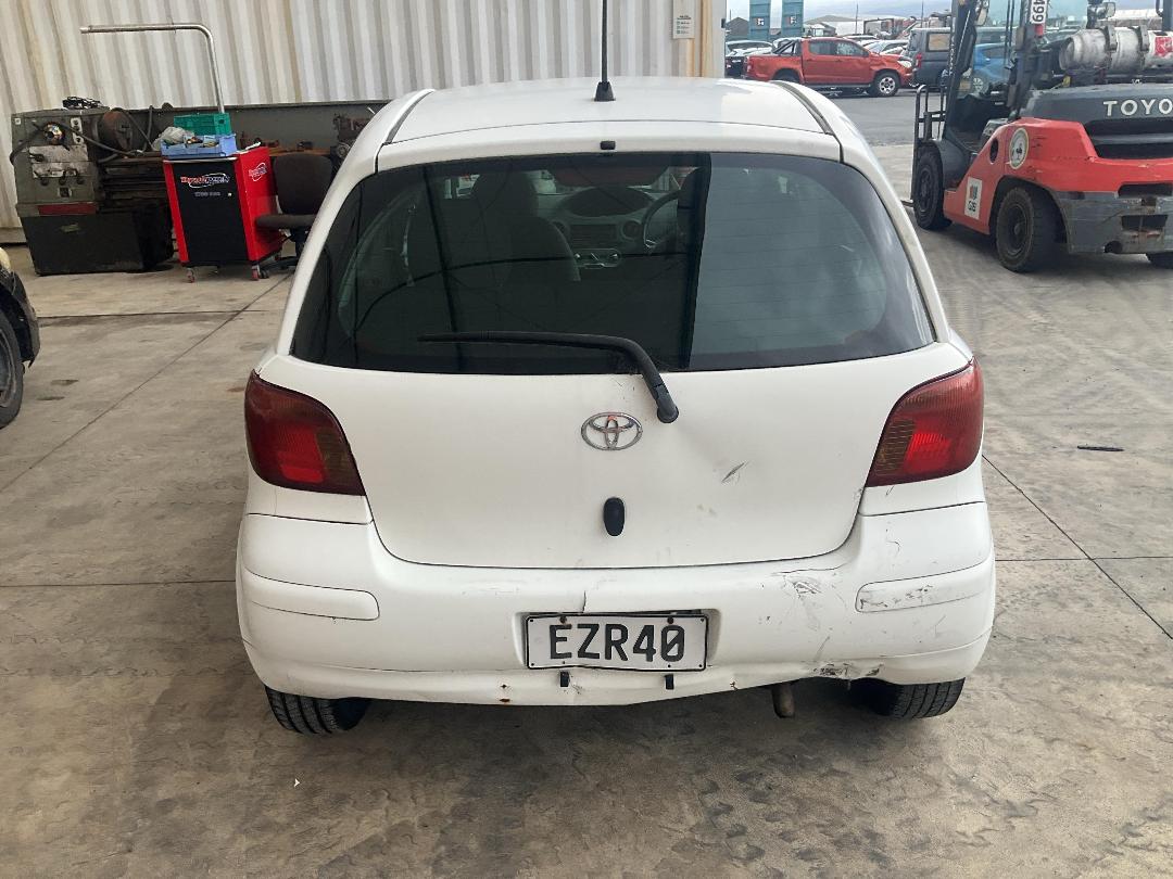 Photo '4' of Toyota Vitz