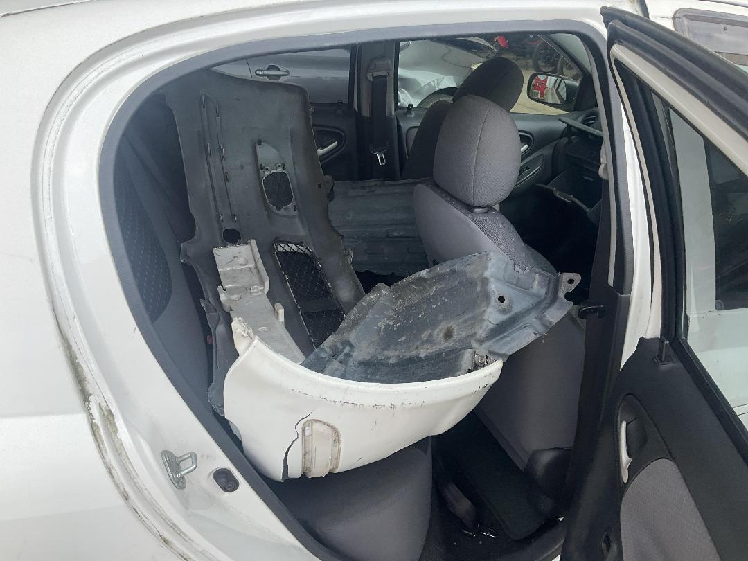 Photo '10' of Toyota Vitz