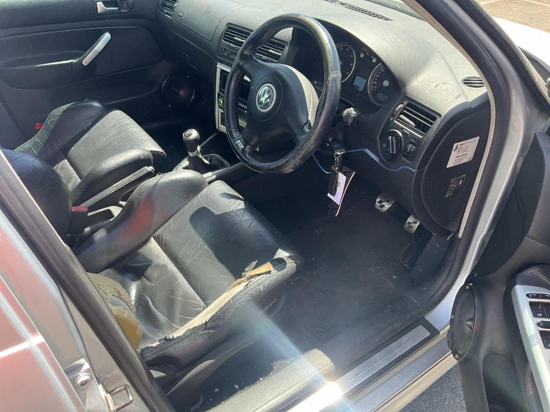 Photo '13' of Volkswagen Golf R32 Photo '13' of Volkswagen Golf R32