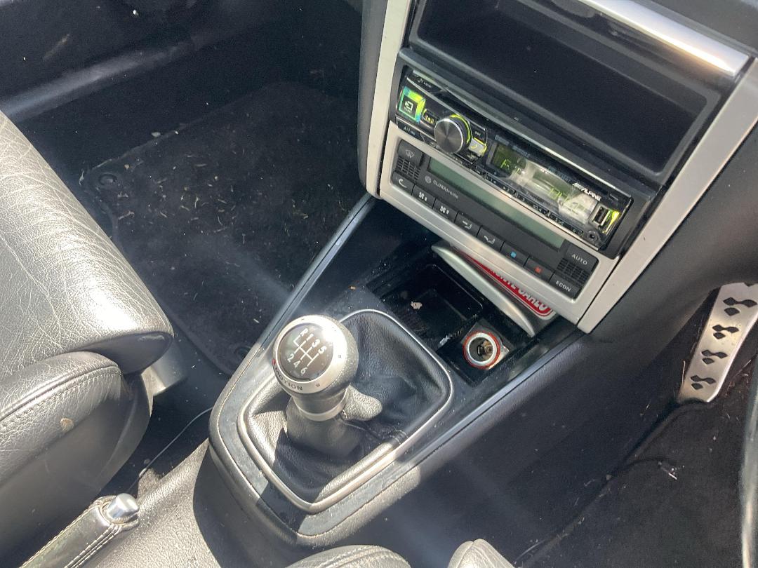 Photo '14' of Volkswagen Golf R32 Photo '14' of Volkswagen Golf R32