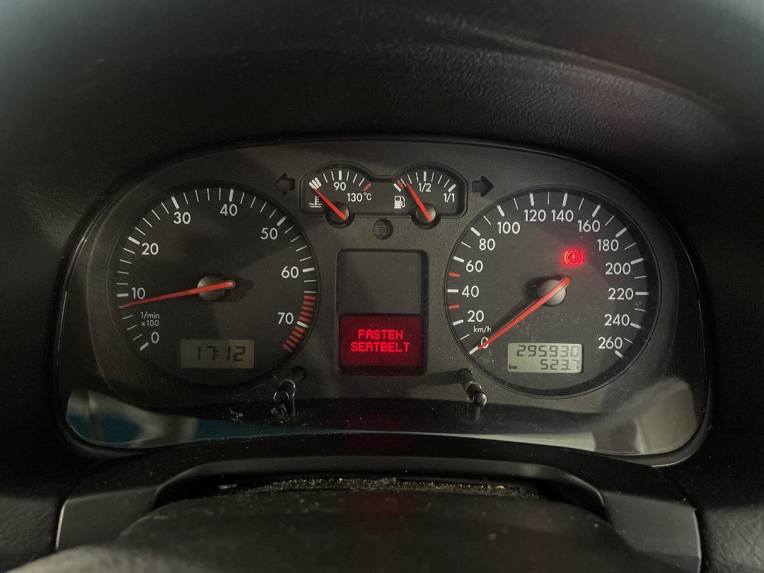 Photo '16' of Volkswagen Golf Photo '16' of Volkswagen Golf