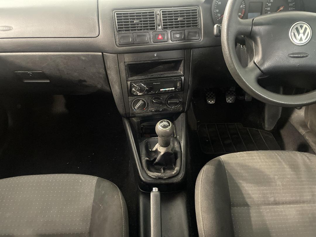 Photo '20' of Volkswagen Golf Photo '20' of Volkswagen Golf