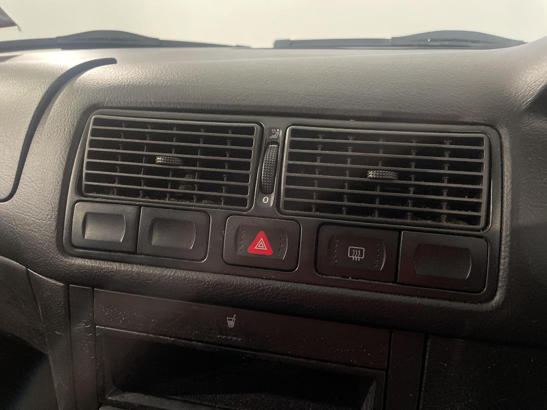 Photo '24' of Volkswagen Golf Photo '24' of Volkswagen Golf