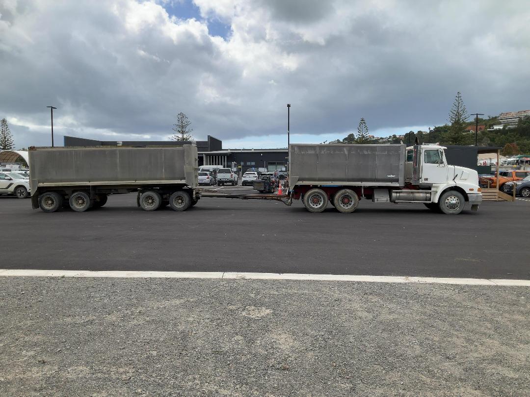 Photo '3' of Western Star 5864SS Tipper Tipper