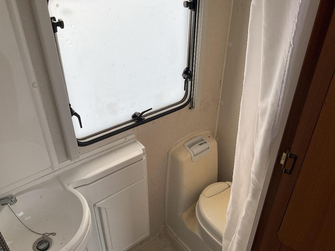 Photo '10' of CARAVAN AVONDALE Caravan - Single