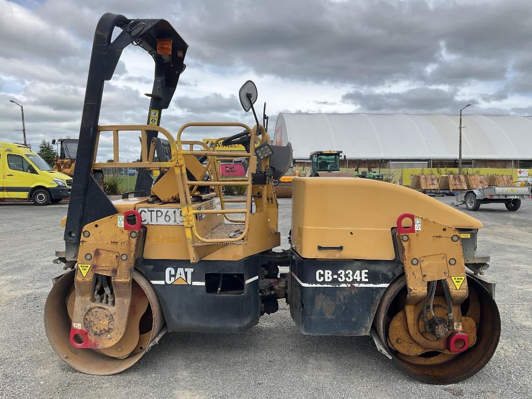 Photo '3' of Caterpillar CB-334E Roller