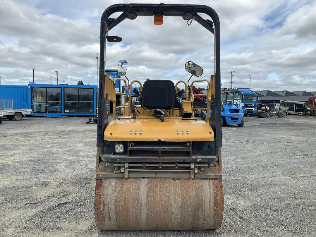 Photo '5' of Caterpillar CB-334E Roller