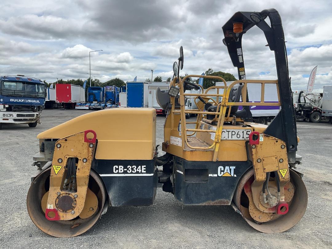 Photo '7' of Caterpillar CB-334E Roller