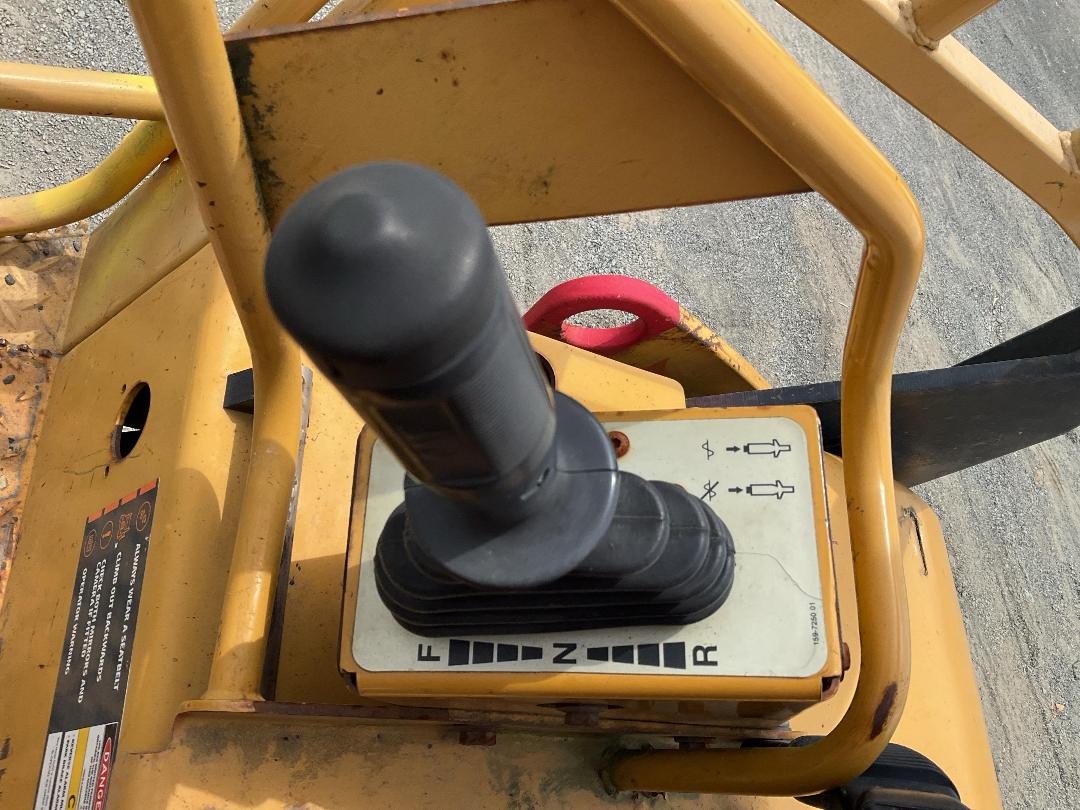 Photo '13' of Caterpillar CB-334E Roller