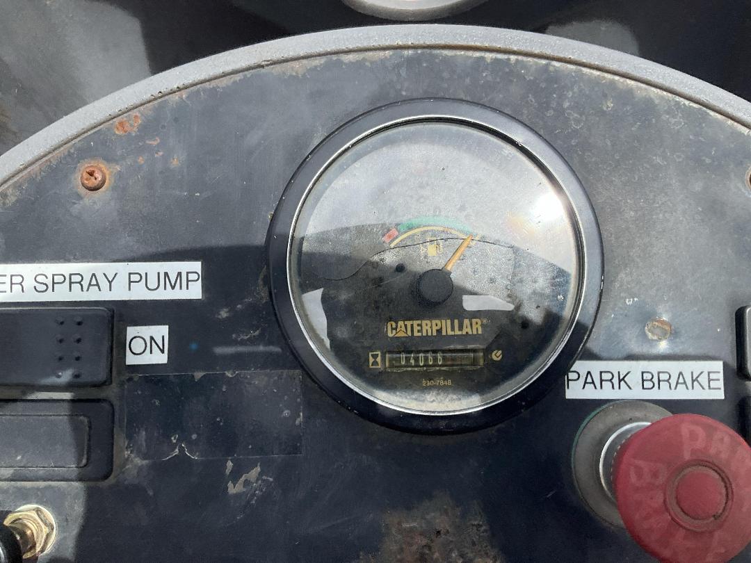 Photo '14' of Caterpillar CB-334E Roller