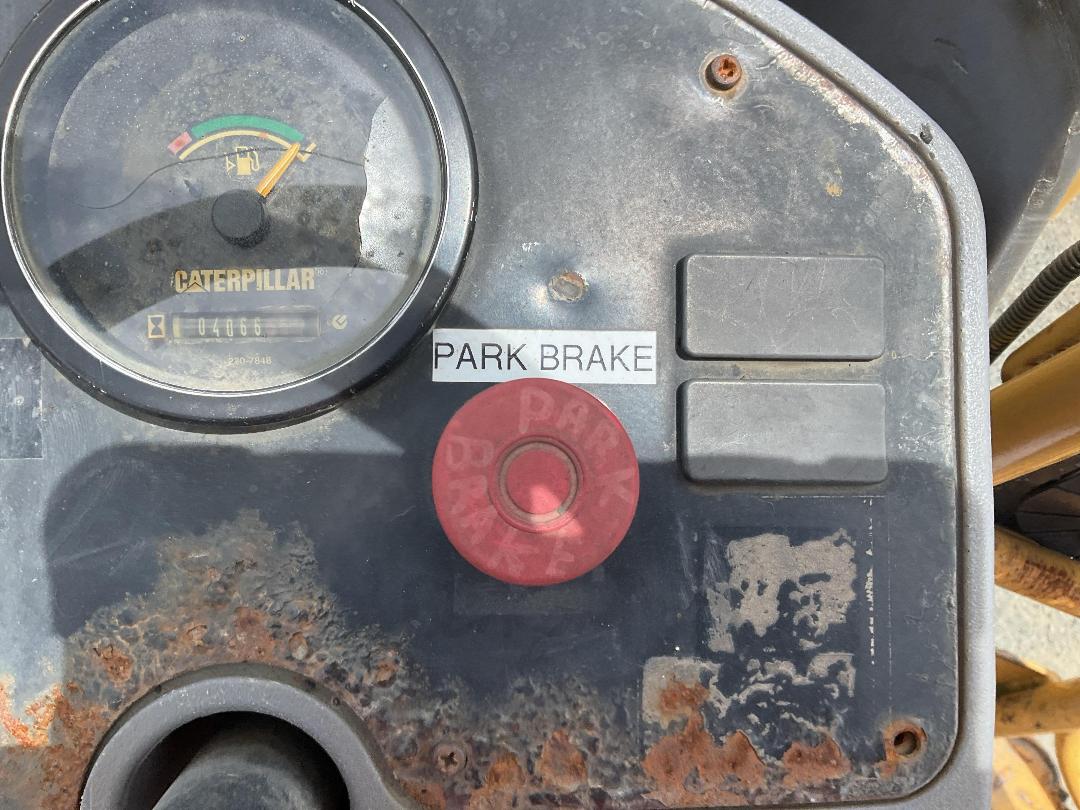 Photo '16' of Caterpillar CB-334E Roller