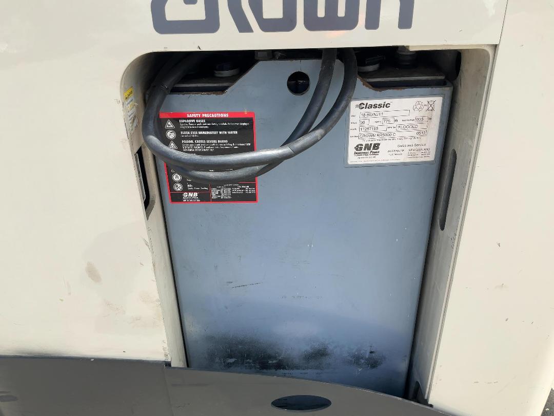 Photo '14' of Crown RR5220 Reach Truck Photo '14' of Crown RR5220 Reach Truck