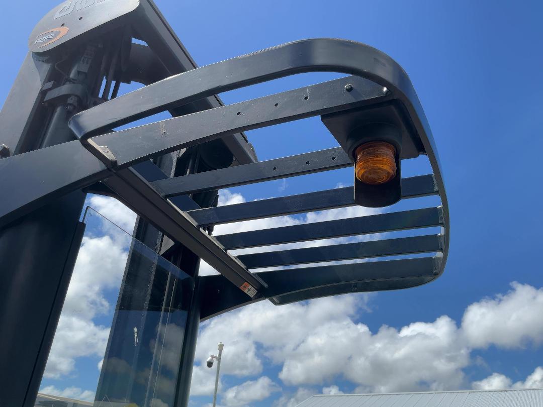 Photo '28' of Crown RR5220 Reach Truck Photo '28' of Crown RR5220 Reach Truck