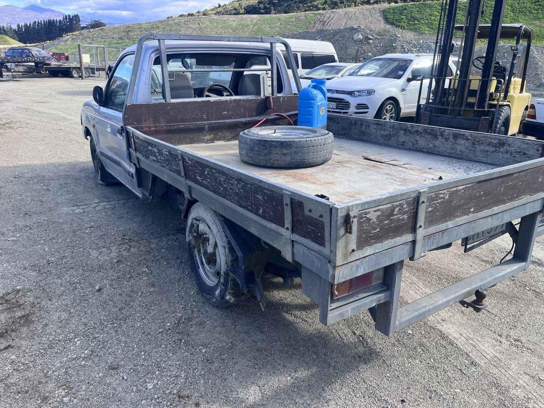 Photo '11' of Ford Courier XL TD C/CAB