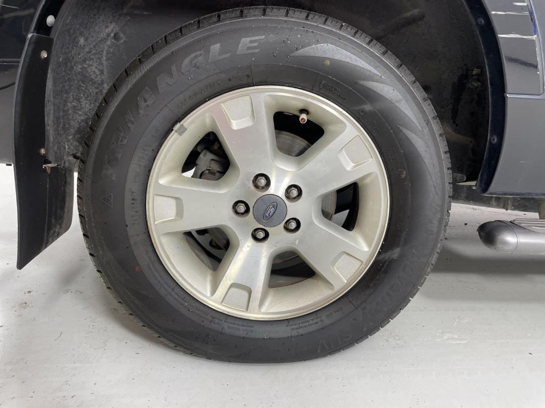 Photo '12' of Ford Explorer