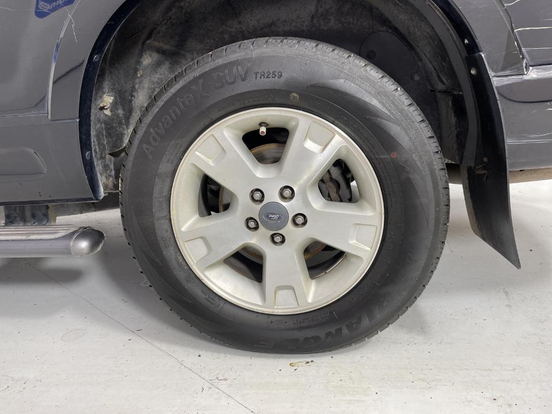 Photo '11' of Ford Explorer