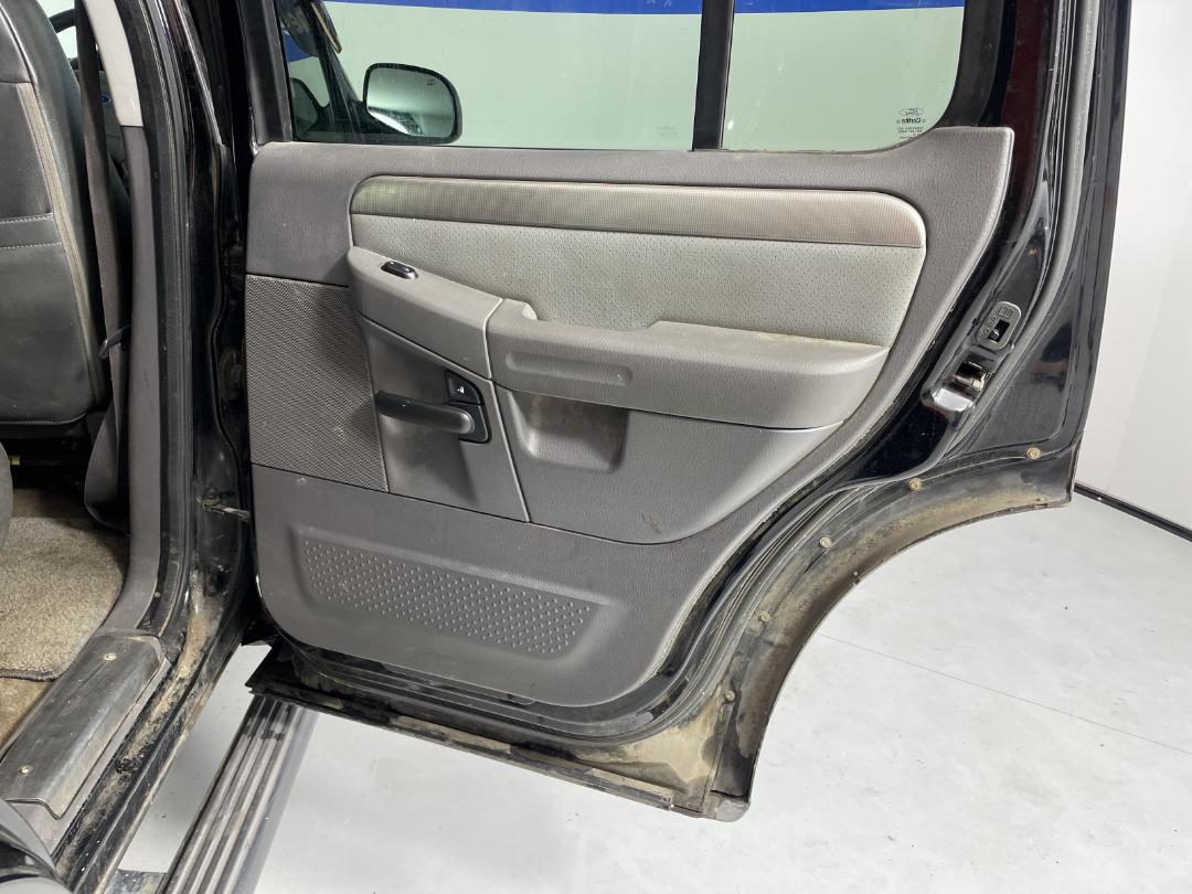 Photo '19' of Ford Explorer