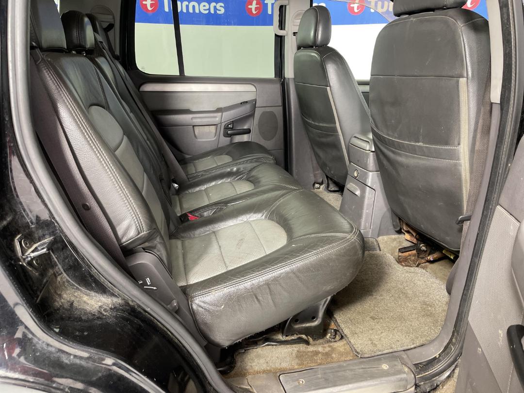 Photo '20' of Ford Explorer