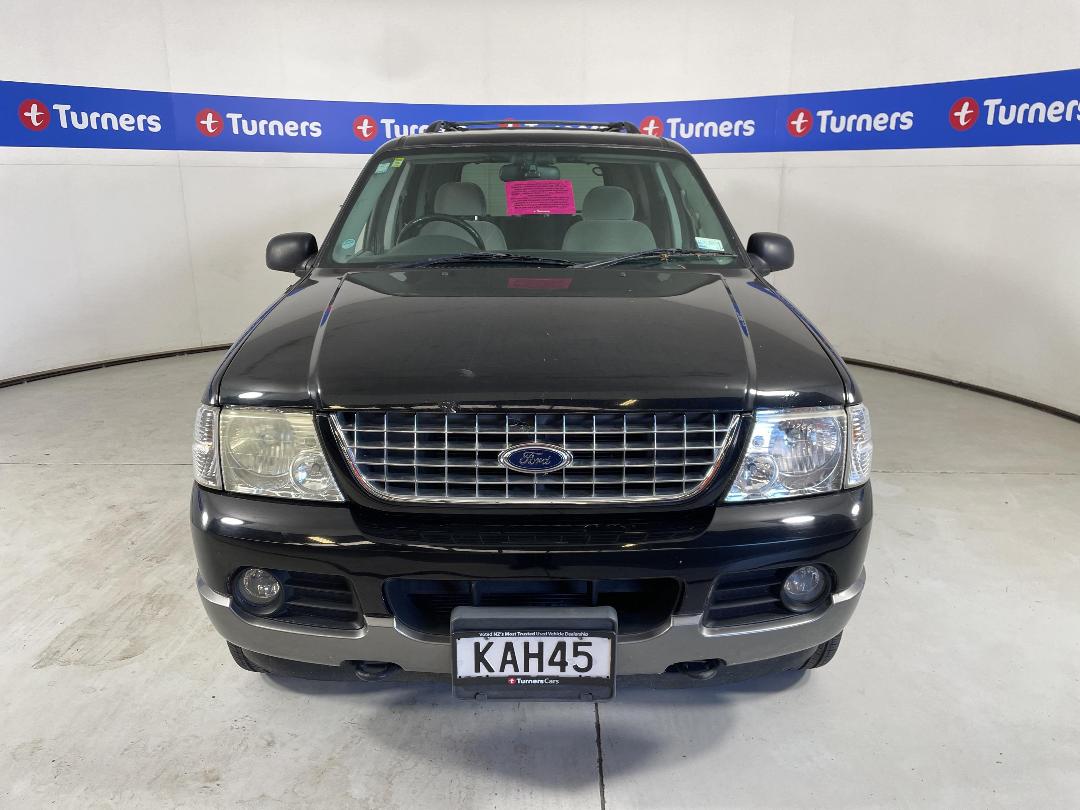 Photo '2' of Ford Explorer XLT Photo '2' of Ford Explorer XLT