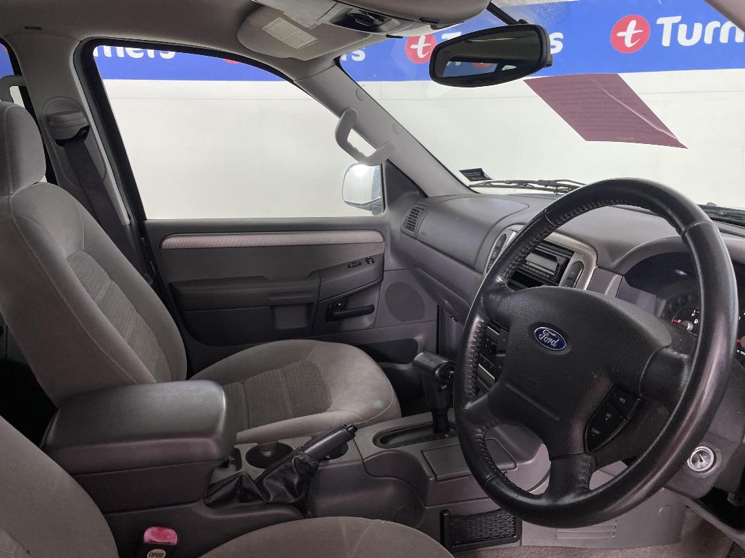 Photo '14' of Ford Explorer XLT Photo '14' of Ford Explorer XLT