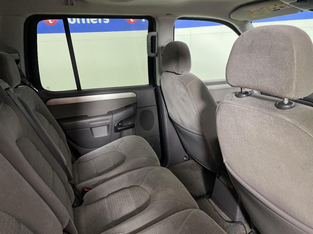 Photo '18' of Ford Explorer XLT Photo '18' of Ford Explorer XLT