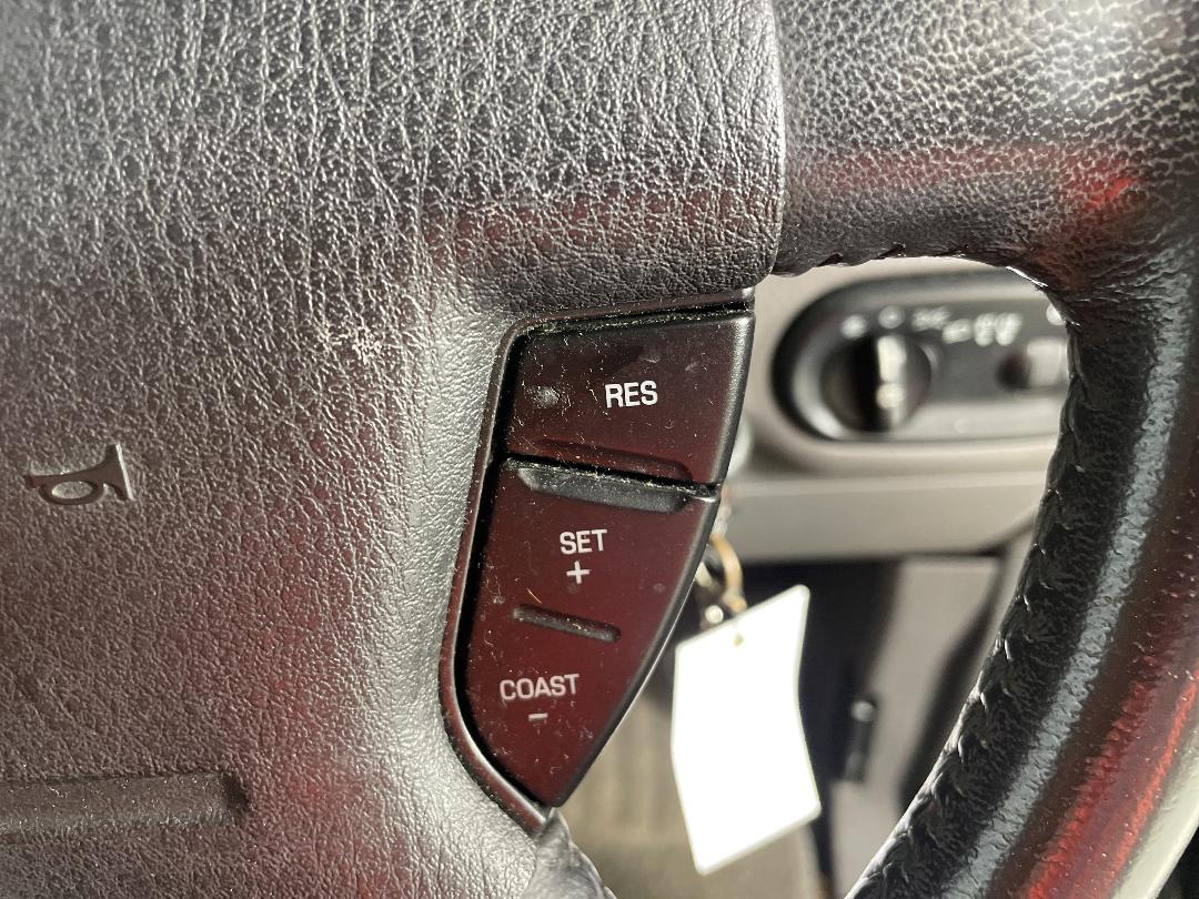 Photo '24' of Ford Explorer XLT Photo '24' of Ford Explorer XLT