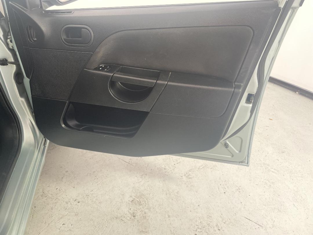 Photo '15' of Ford Fiesta Photo '15' of Ford Fiesta