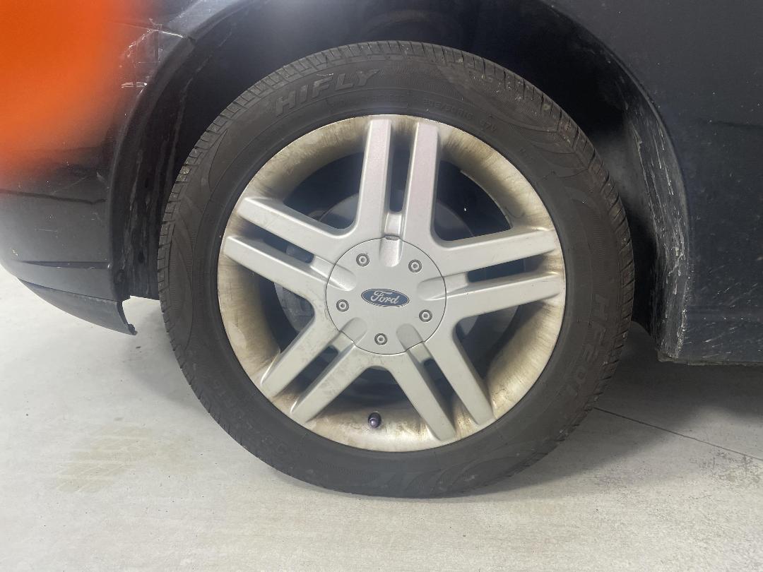 Photo '10' of Ford Focus