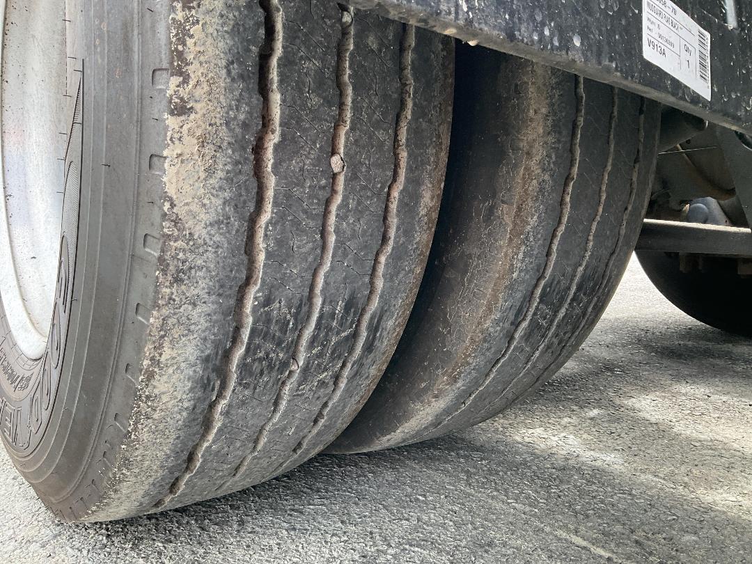 Photo '42' of Fruehauf FA3B-7.3 Flat Deck B-Train