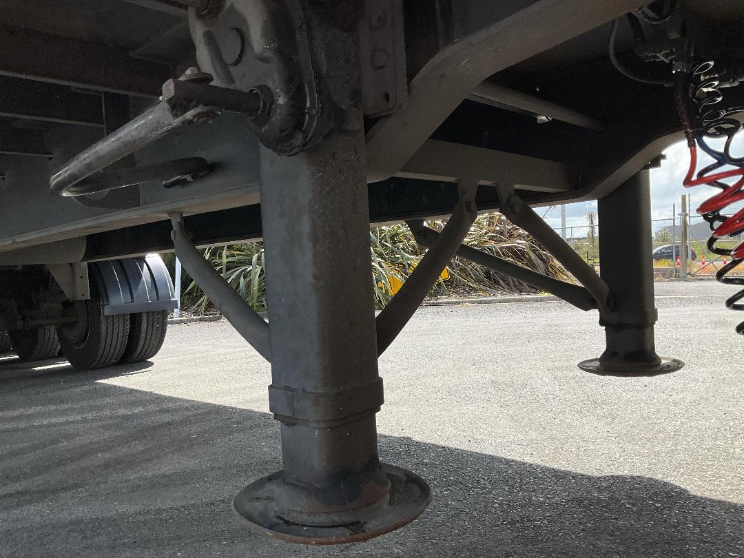 Photo '17' of Fruehauf FBC FA3-11.3 Flat Deck B-Train