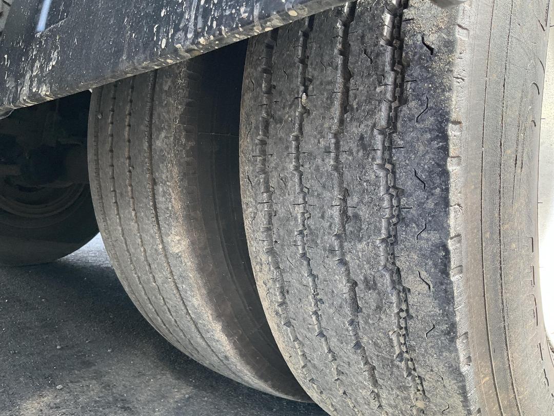 Photo '33' of Fruehauf FBC FA3-11.3 Flat Deck B-Train