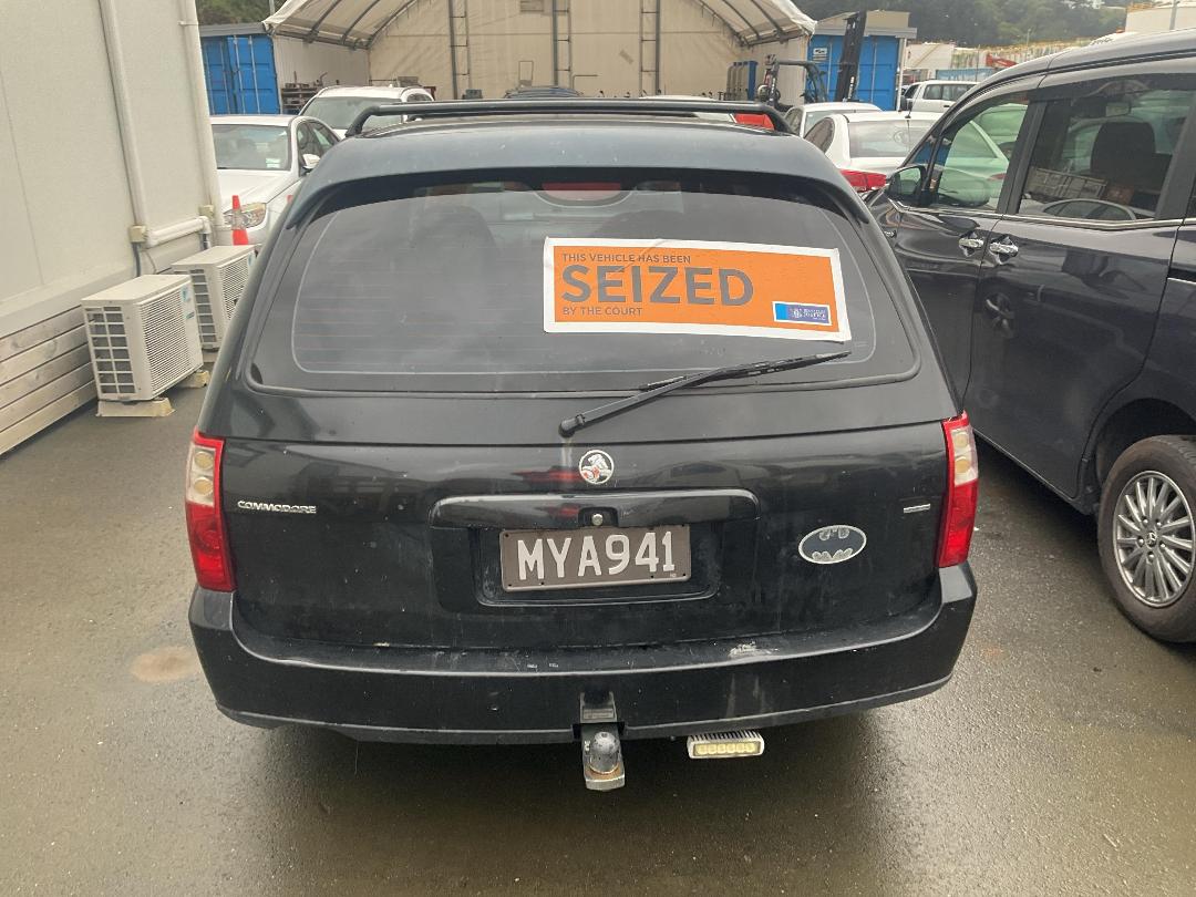 Photo '5' of Holden Commodore Executive V6