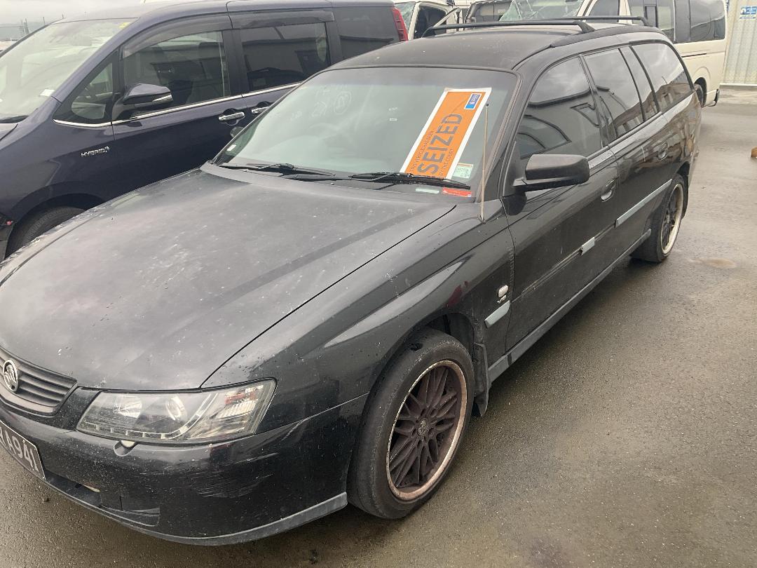 Photo '3' of Holden Commodore Executive V6