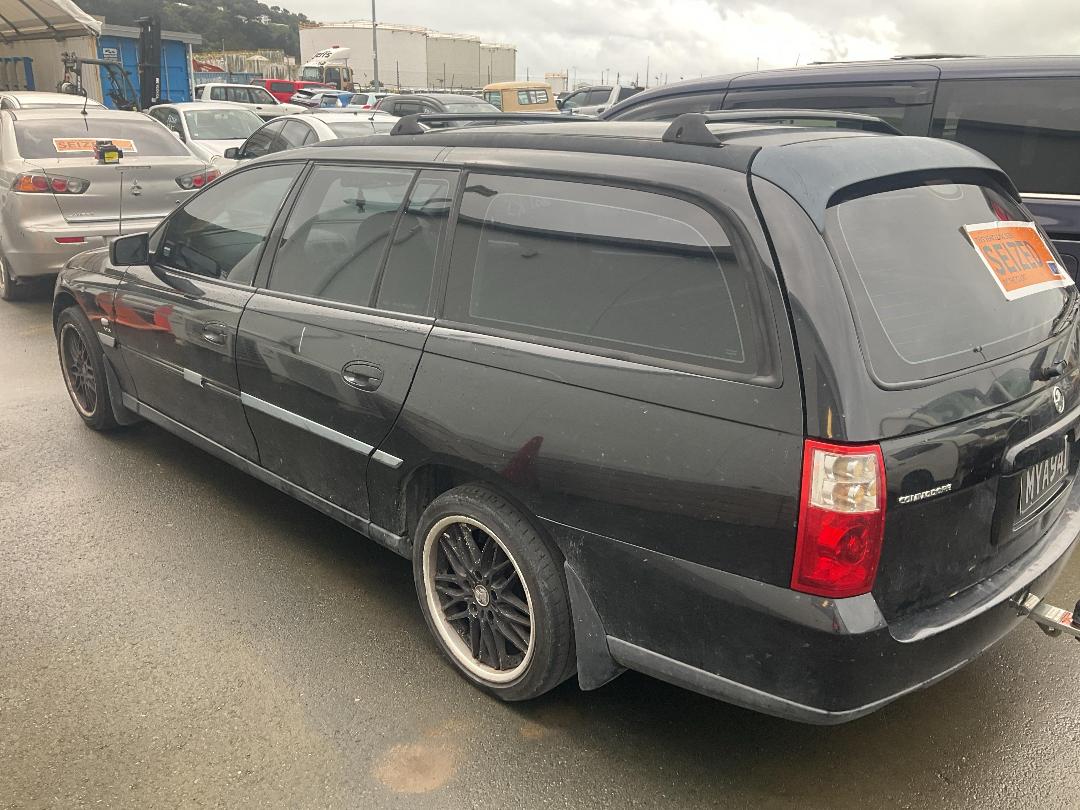 Photo '4' of Holden Commodore Executive V6