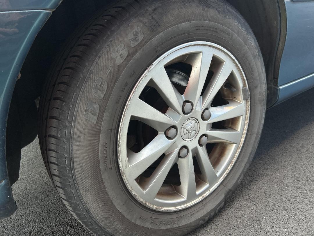 Photo '8' of Holden Commodore Acclaim V6