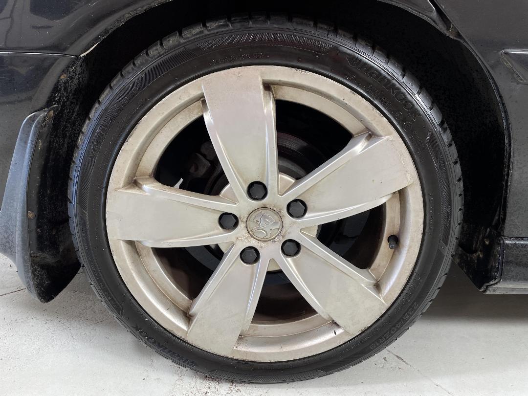 Photo '12' of Holden Commodore Photo '12' of Holden Commodore