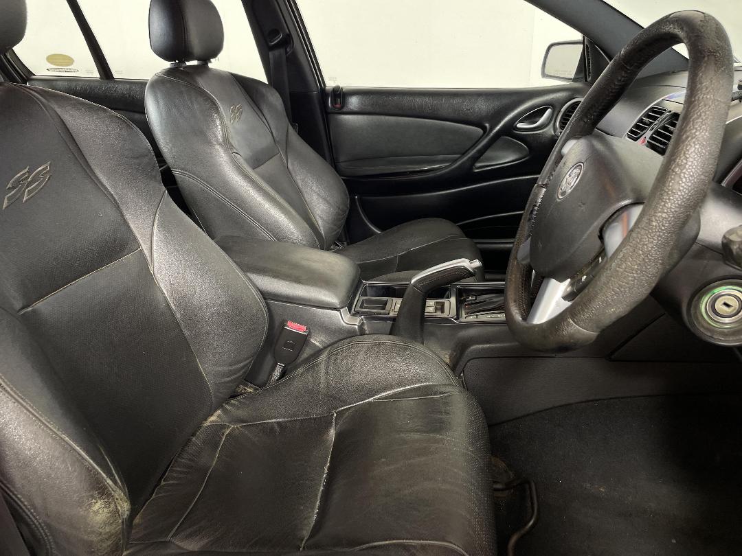 Photo '16' of Holden Commodore Photo '16' of Holden Commodore