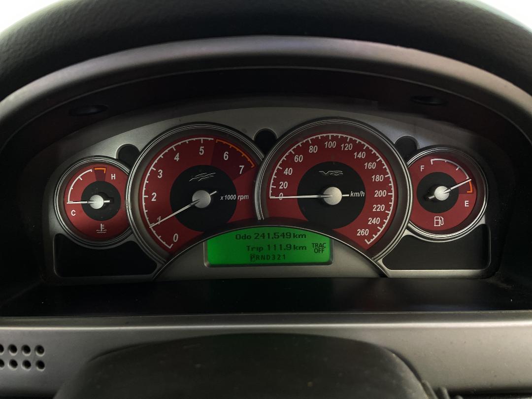 Photo '21' of Holden Commodore Photo '21' of Holden Commodore