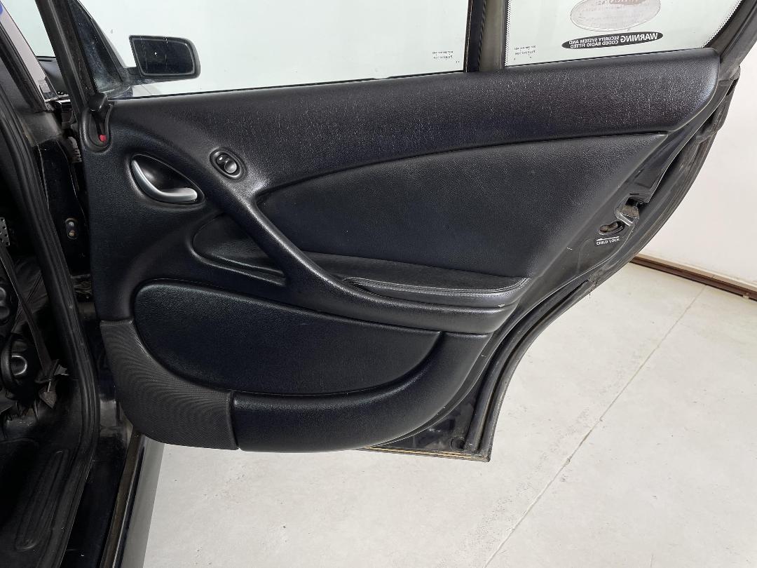 Photo '19' of Holden Commodore Photo '19' of Holden Commodore