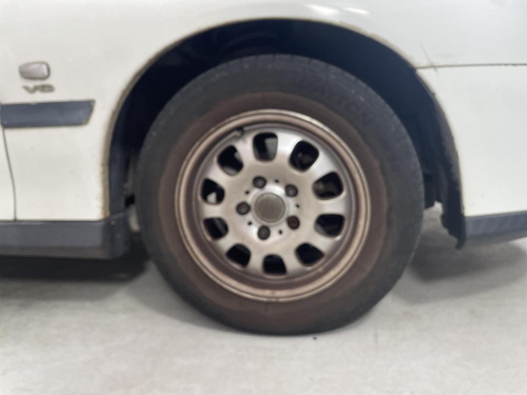 Photo '7' of Holden Commodore Executive V6