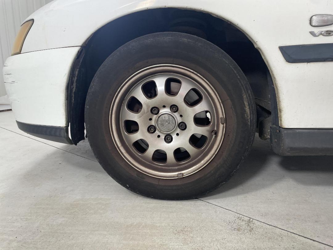 Photo '8' of Holden Commodore Executive V6