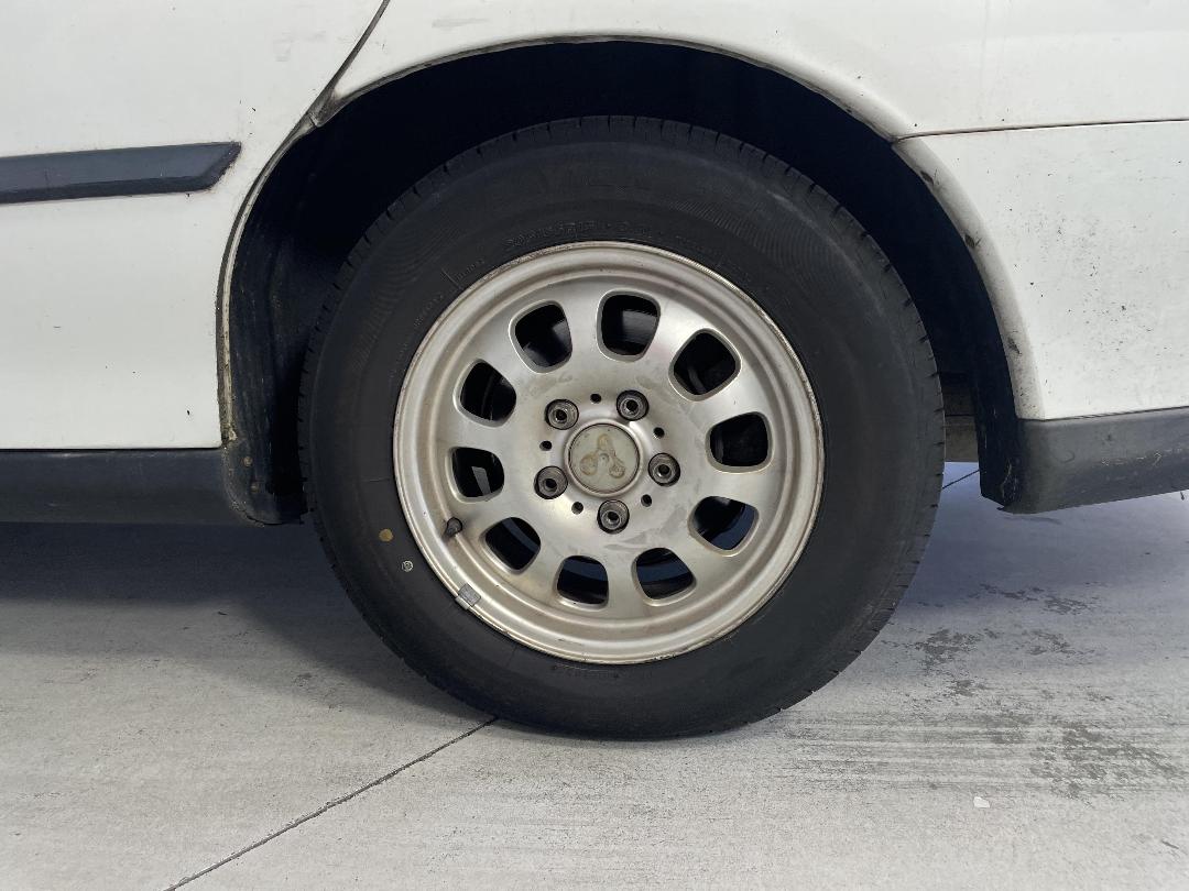 Photo '9' of Holden Commodore Executive V6