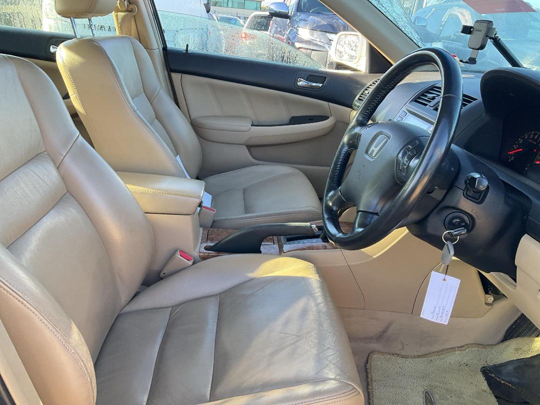 Photo '6' of Honda Accord V6L