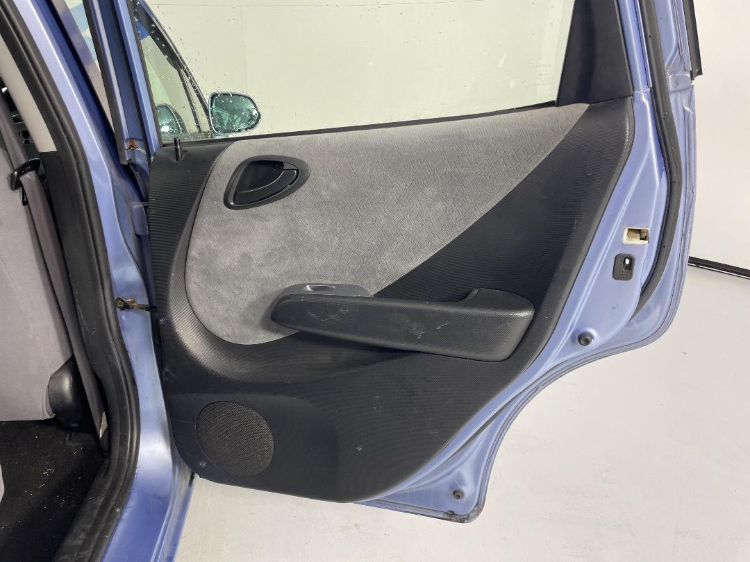 Photo '17' of Honda FIT